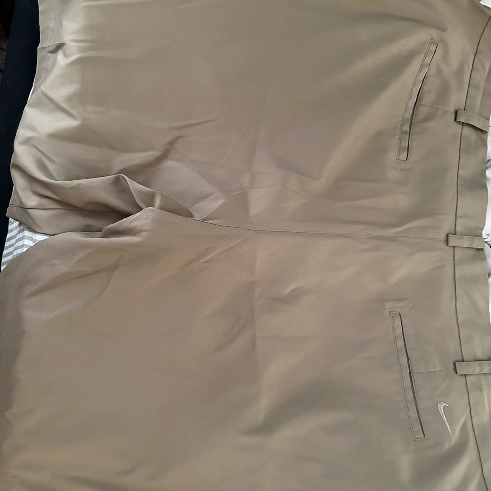 Nike Beige Golf Short sz 44